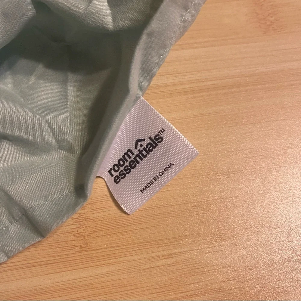 Room Essentials new microfiber queen mint green sheet with drawstring bag